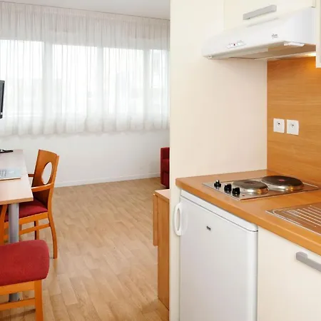 Aparthotel Sejours & Affaires Longs Champs Rennes