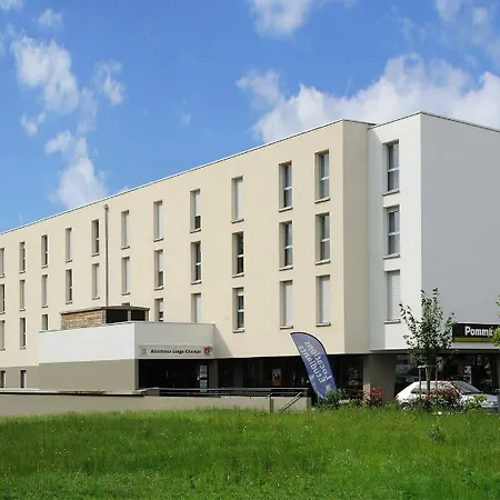Sejours & Affaires Longs Champs Aparthotel 3*